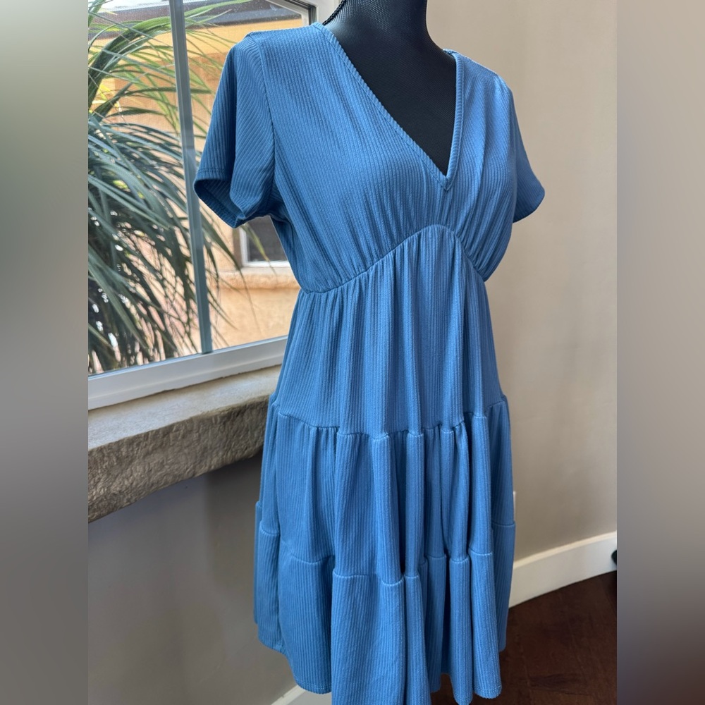 Olivia Rae Blue V-Neck Short Sleeve Tiered Mini Dress Women’s Size Large